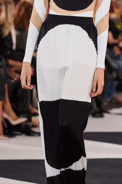 Look 7